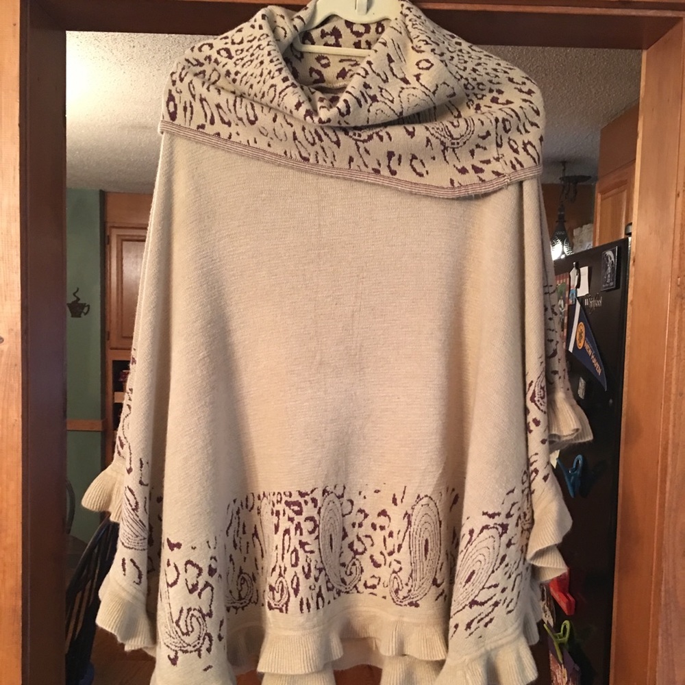 Women’s beige poncho